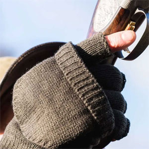 Man holding shotgun wearing Jack Pyke Thinsulate shooting mittens